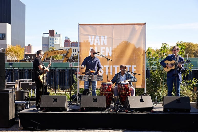 Gallery photo 2 of Son de Brooklyn