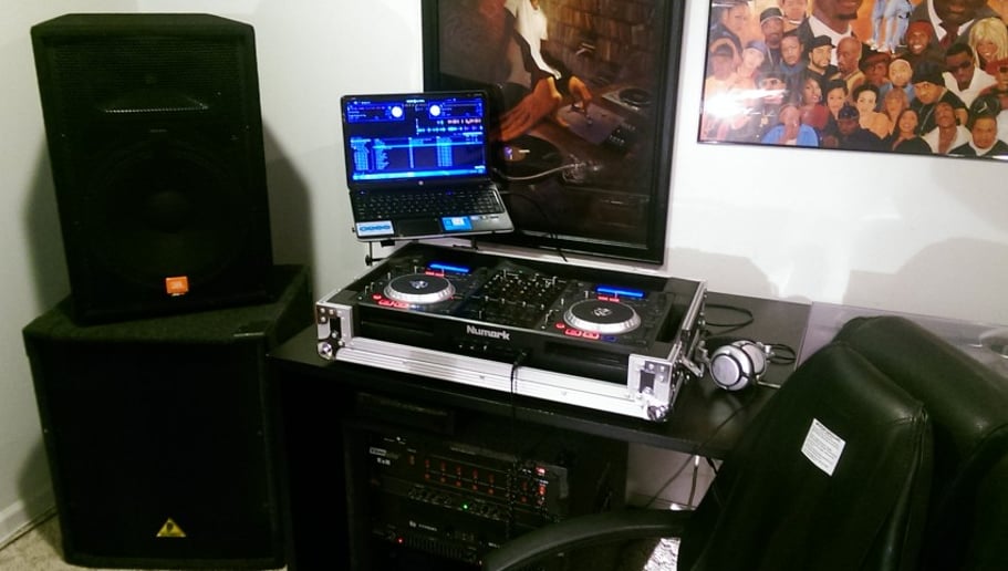 Gallery photo 2 of Soul Reminisce DJ Service