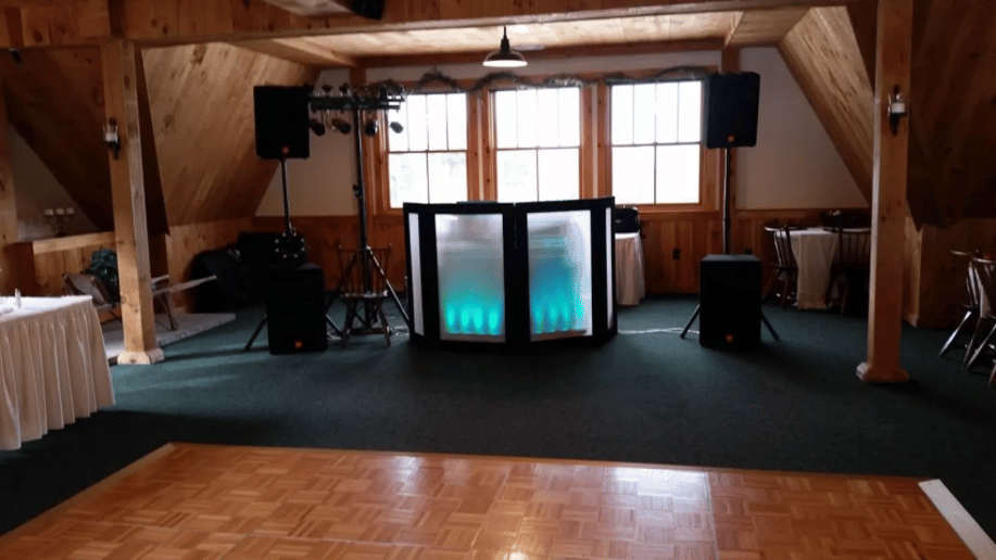 Gallery photo 8 of Soul Reminisce DJ Service