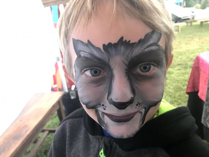 Gallery photo 1 of Sparkle Body Art