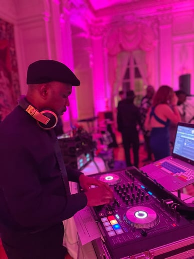 Gallery photo 6 of SpeechLess