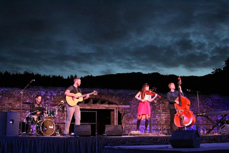 Gallery photo 3 of Stephanie Cadman Band