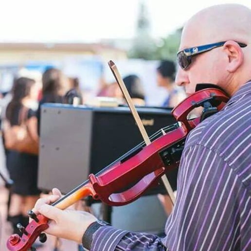 Gallery photo 15 of Strings-USA