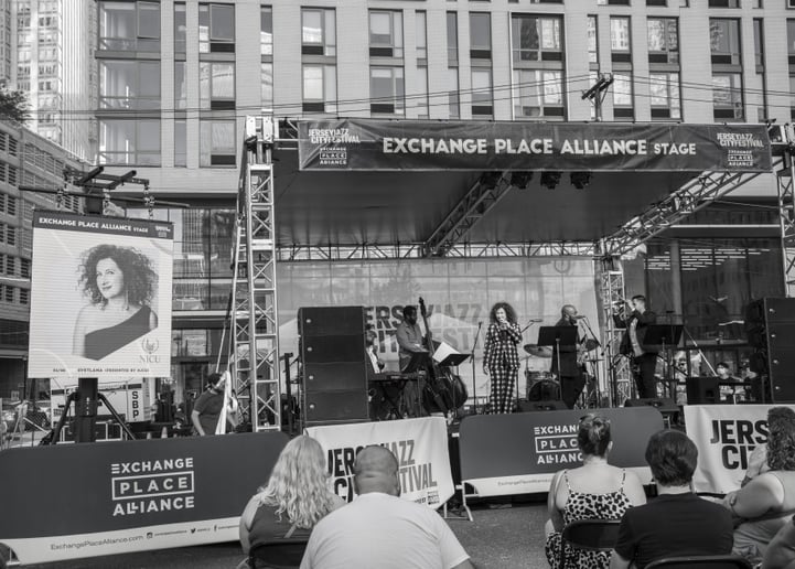 Gallery photo 19 of Svetlana & The Delancey Five