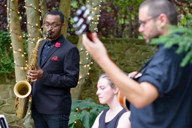 Gallery photo 16 of Sweet Harmony Live Music