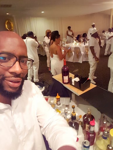 Gallery photo 2 of The Bar Guests