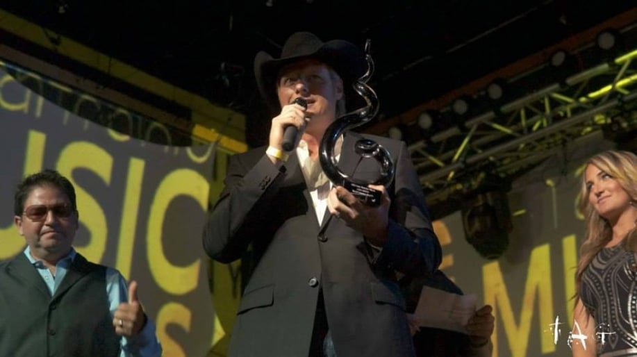 Gallery photo 6 of The Bret Mullins Band