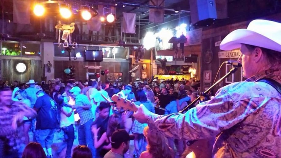 Gallery photo 9 of The Bret Mullins Band