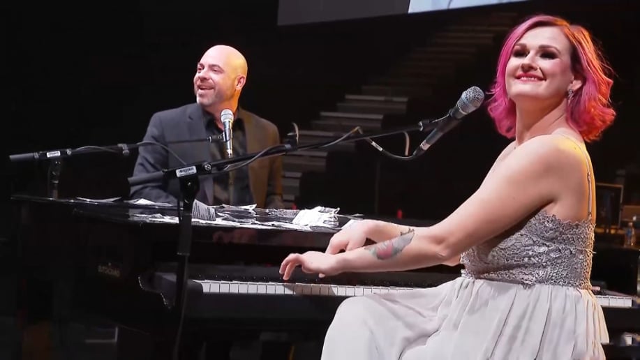 Gallery photo 19 of The Dueling Piano Show