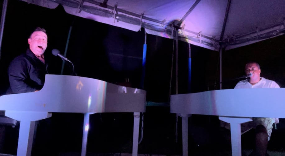 Gallery photo 3 of The Dueling Piano Show