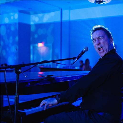 Gallery photo 5 of The Dueling Piano Show
