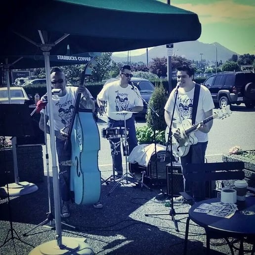 Gallery photo 3 of The Dusty Aces