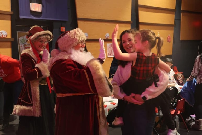 Gallery photo 6 of The Frozen Robins/Mingle with the Kringles