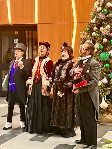 Gallery photo 9 of The Frozen Robins/Mingle with the Kringles