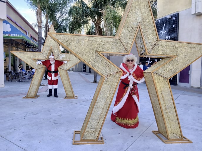 Gallery photo 4 of The Holiday Carolers