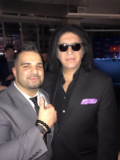 Gallery photo 3 of The Magic of Em - New York City Magician