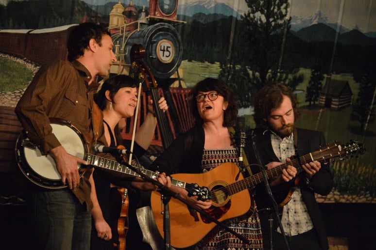 Gallery photo 1 of Erik Yates / Hot Buttered Rum / Gin & Boots