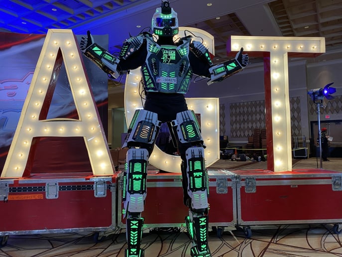 Gallery photo 7 of Mega Robot