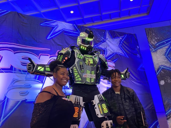 Gallery photo 10 of Mega Robot