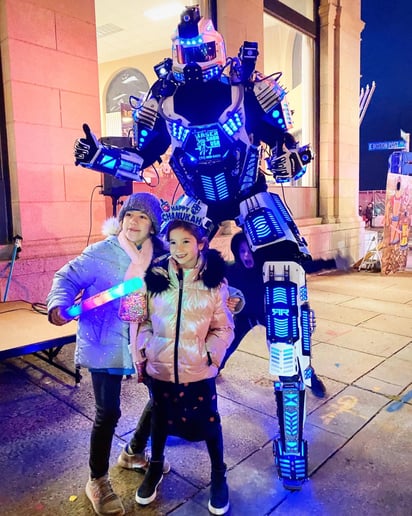 Gallery photo 18 of Mega Robot