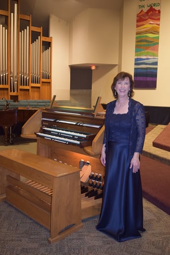 Gallery photo 2 of Vicki Smith, Harpist, Pianist, Organist