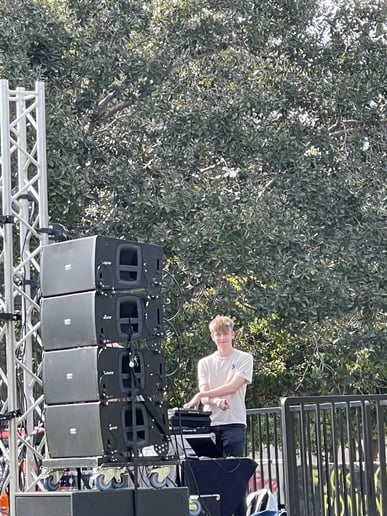 Gallery photo 8 of View Music