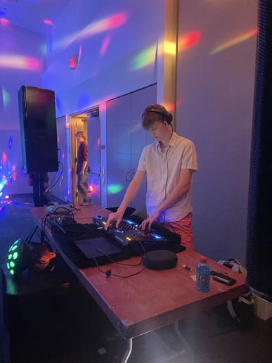 Gallery photo 9 of View Music