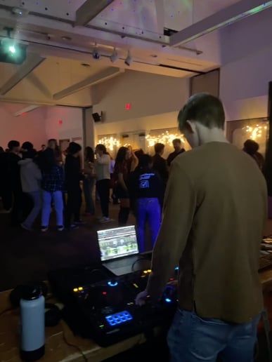 Gallery photo 10 of View Music