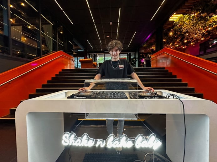 Gallery photo 1 of View Music