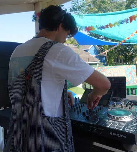 Gallery photo 6 of View Music