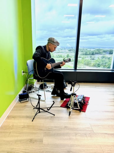 Gallery photo 5 of Vita Guitar