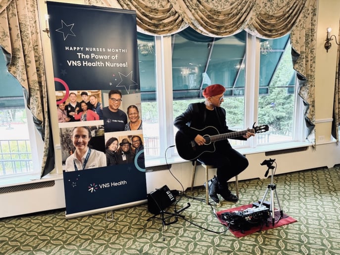 Gallery photo 3 of Vita Guitar