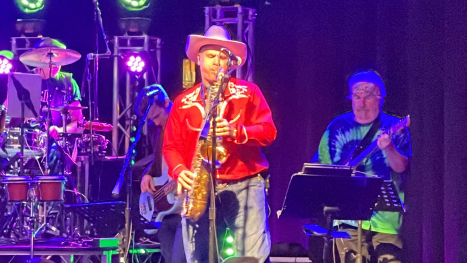 Gallery photo 9 of Wally & The Beaves