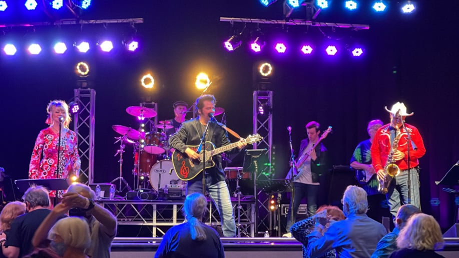 Gallery photo 1 of Wally & The Beaves