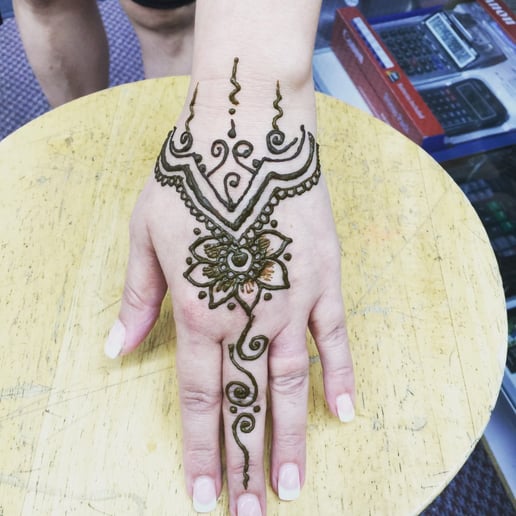 Gallery photo 1 of Warwick Henna