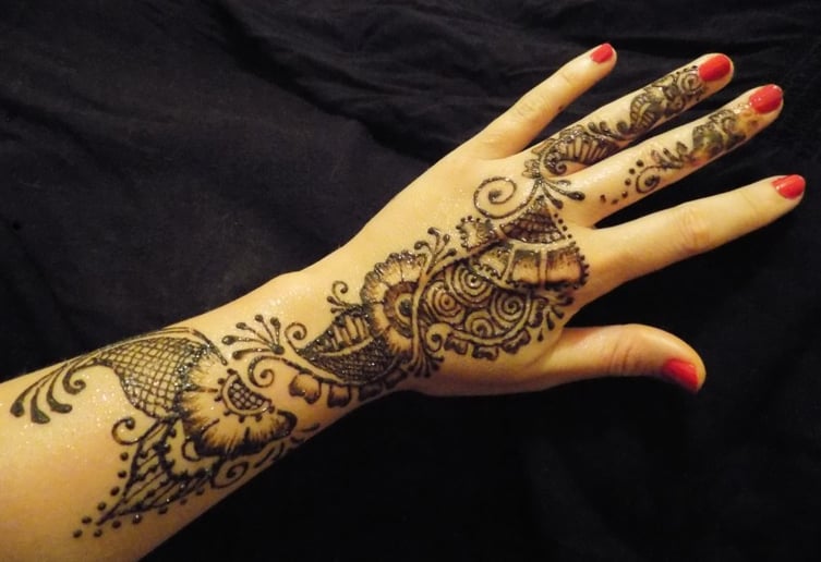 Gallery photo 4 of WhiteHeart Henna