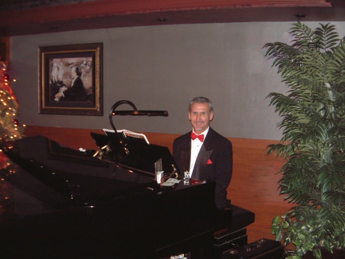Gallery photo 1 of William Woods at the Piano