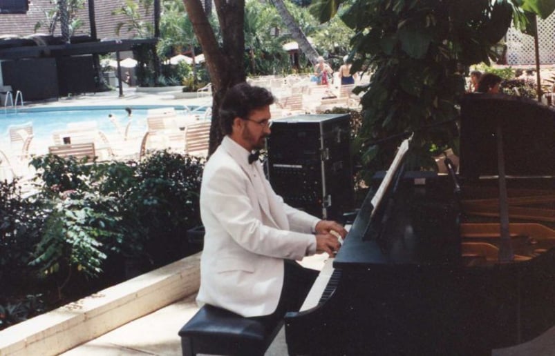 Gallery photo 2 of William Woods at the Piano