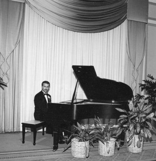 Gallery photo 6 of William Woods at the Piano