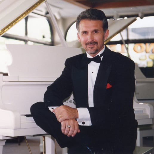 Gallery photo 10 of William Woods at the Piano