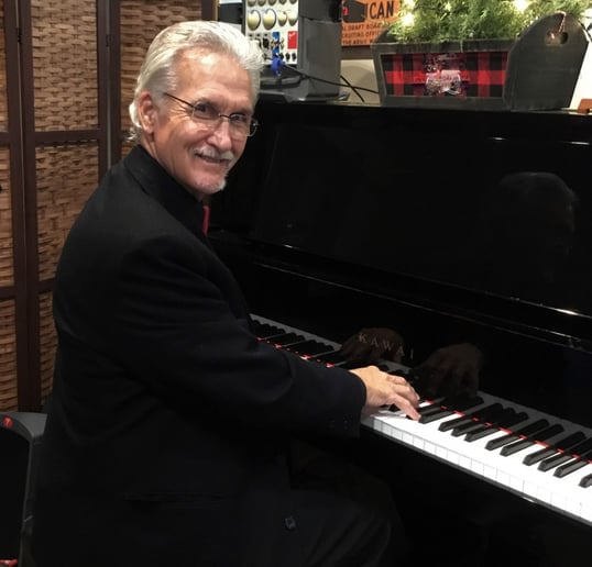 Gallery photo 11 of William Woods at the Piano