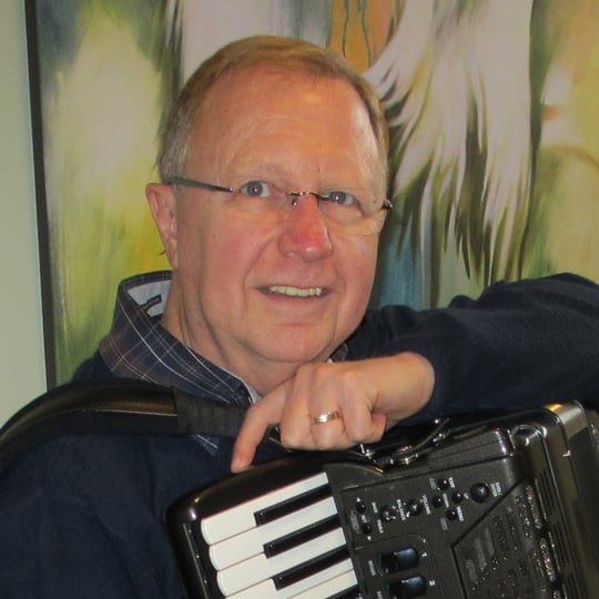 Musical Memories - Accordion Player / 1940s Era Entertainment in Abbotsford, BC
