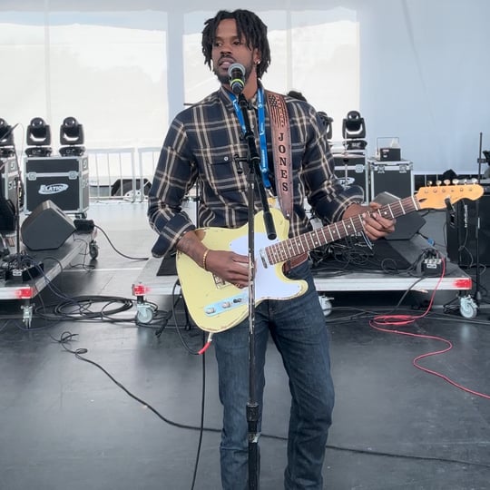Tre jones - Singing Guitarist in St Paul, MN