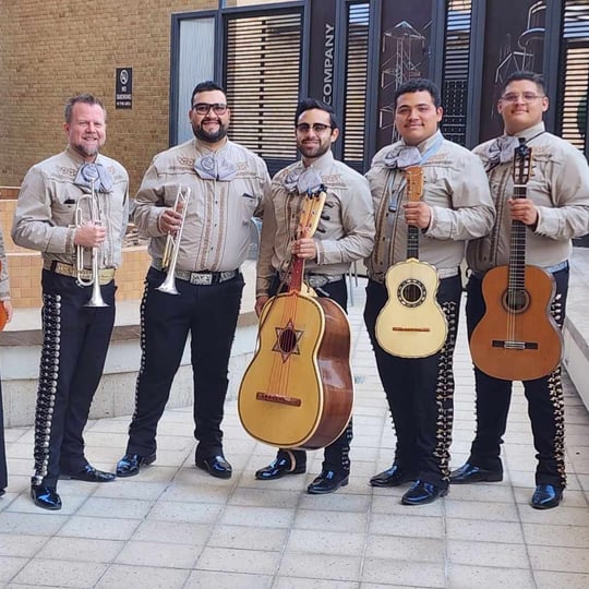 Mariachi and Trío Los Ruiseñores - Mariachi Band in El Paso, TX