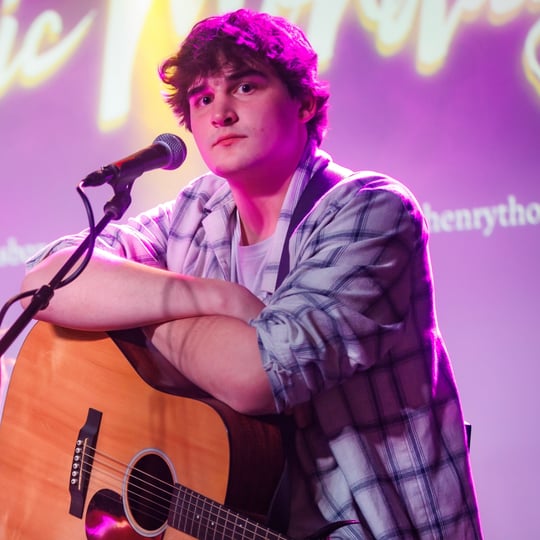 Henry Thompson - Singing Guitarist in Scottsdale, AZ