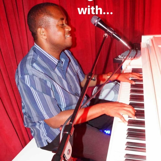 Leon Novembre - Singing Pianist in Fort Lauderdale, FL
