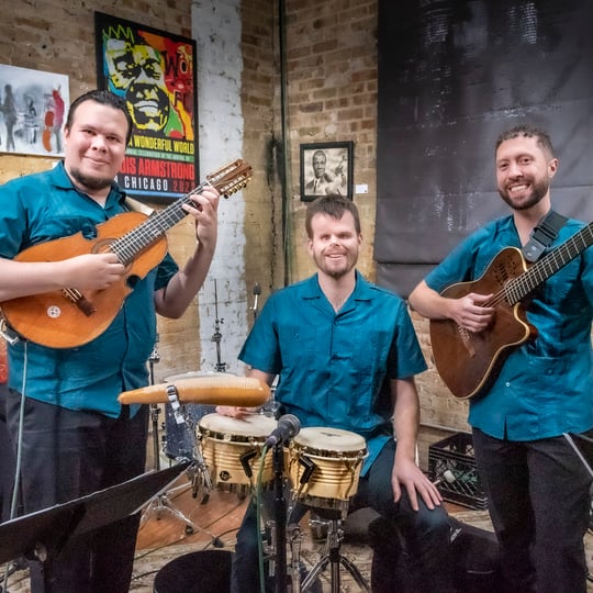 Piraguas Y Piropos - Latin Band in Chicago, IL