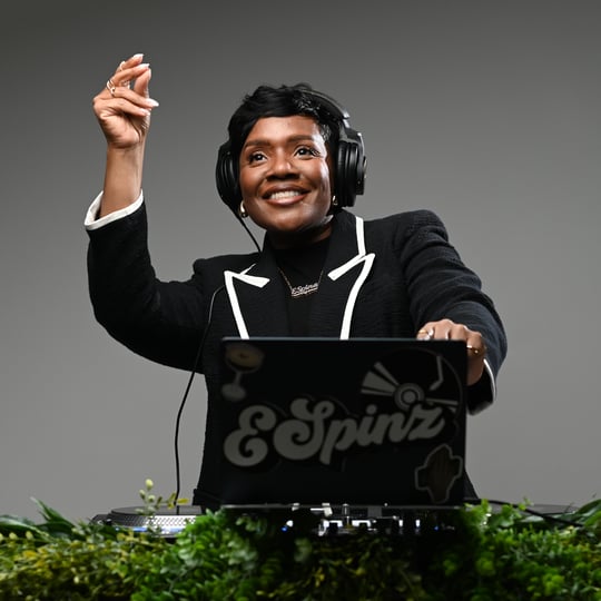 Music By DJ ESpinz - Mobile DJ / Event DJs in Cleveland, OH