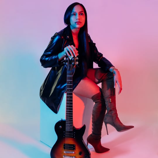 Valentina Girott - Singing Guitarist / 1990s Era Entertainment in Atlanta, GA