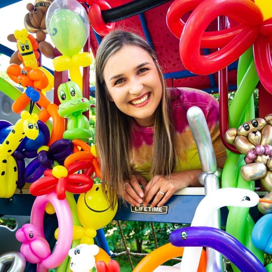 Balloon Artist Theia - Balloon Twister in Louisville, KY